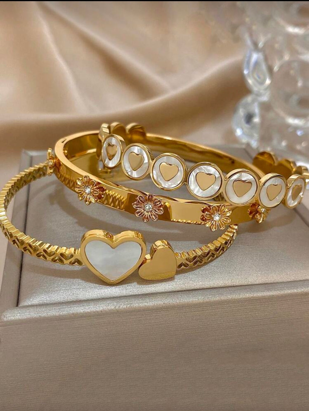 Golden Heart Pearl Bangle Set