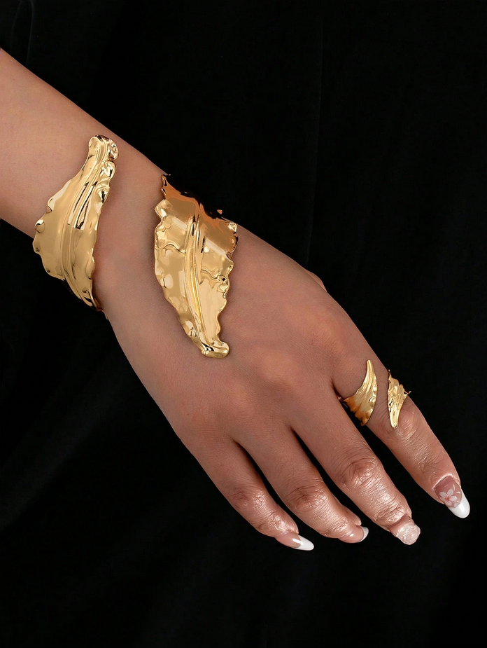 1 Set Exaggerated Luxury Textured Asymmetric Heavy Metal Leaf Bracelet And Ring Jewelry Set,